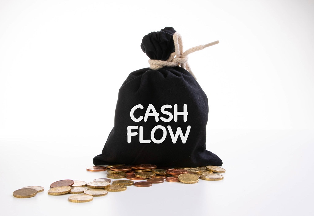Mastering Cash Flow: A Guide to Effective Management in the UAE&nbsp;Market